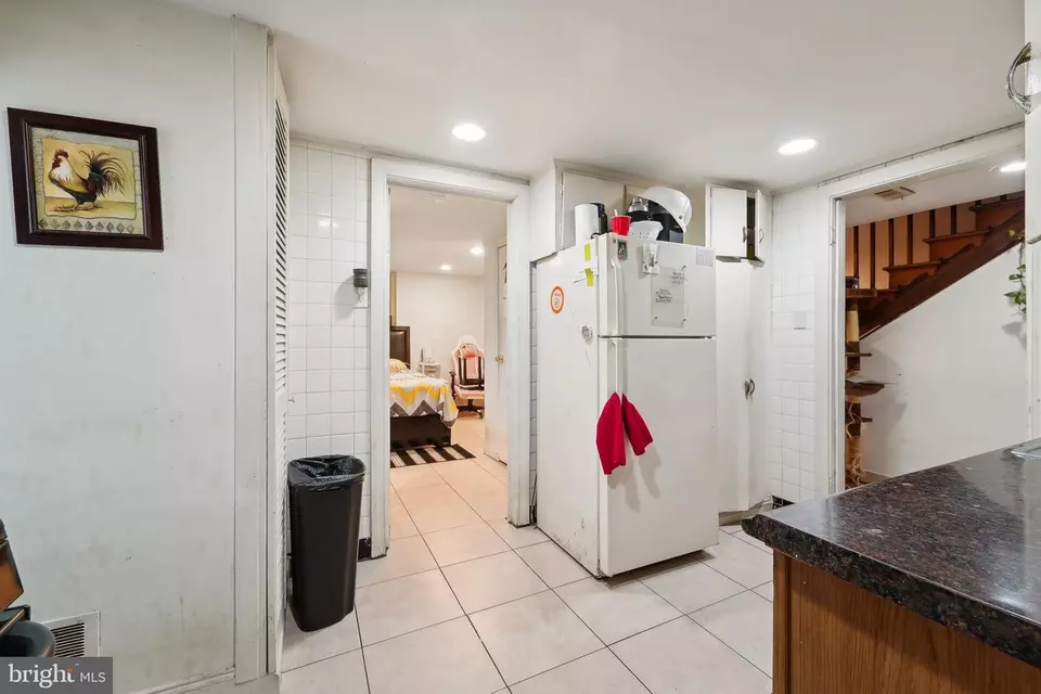 Entry Way - 817 Homestead St, Baltimore, MD 21218 photo 2 of 12