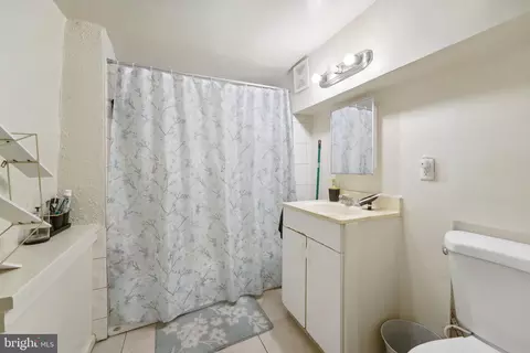 Bath - 817 Homestead St, Baltimore, MD 21218 photo 1 of 3