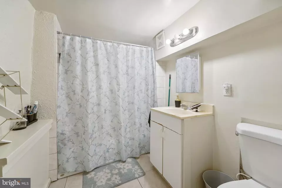 Bath - 817 Homestead St, Baltimore, MD 21218 photo 1 of 3