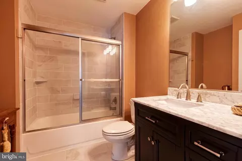 Bath - 3570 Poole St, Baltimore, MD 21211 photo 4 of 4