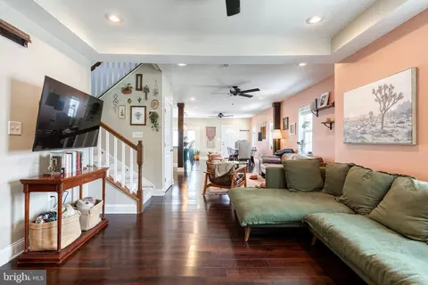 Entry Way - 3570 Poole St, Baltimore, MD 21211 photo 2 of 8