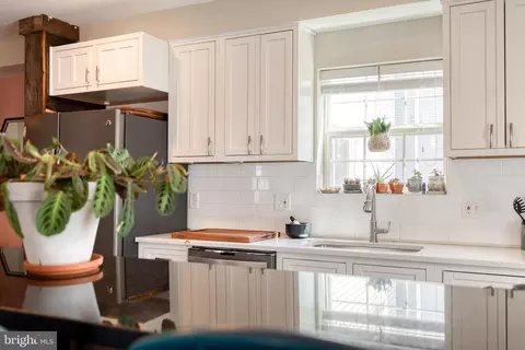 Kitchen - 3570 Poole St, Baltimore, MD 21211 photo 4 of 6