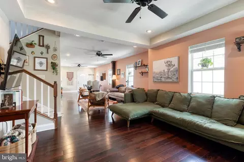 Entry Way - 3570 Poole St, Baltimore, MD 21211 photo 3 of 8