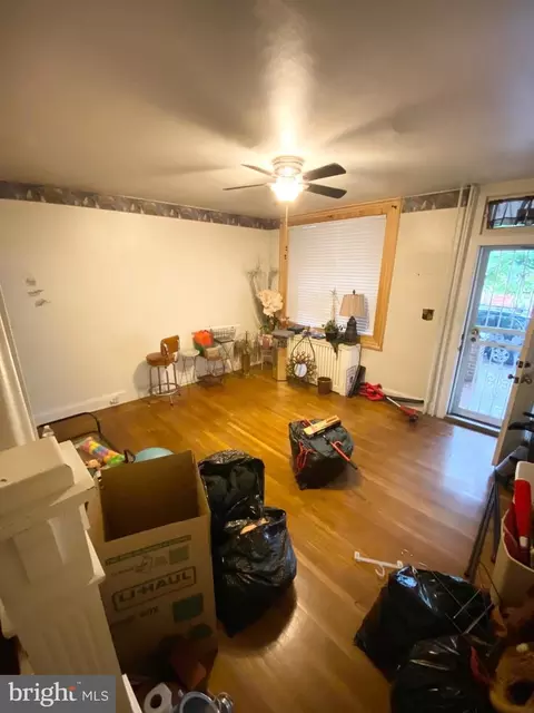 Entry Way - 3126 Kenyon Ave, Baltimore, MD 21213 photo 1 of 3
