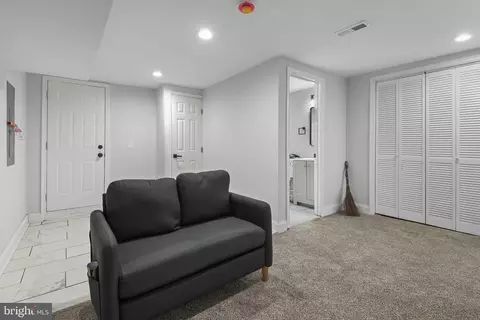 Entry Way - 1528 Appleton St, Baltimore, MD 21217 photo 10 of 11