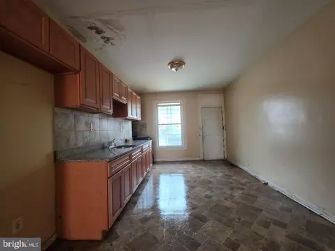 Entry Way - 2612 E Preston St, Baltimore, MD 21213 photo 5 of 15