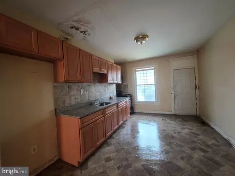 Entry Way - 2612 E Preston St, Baltimore, MD 21213 photo 6 of 15