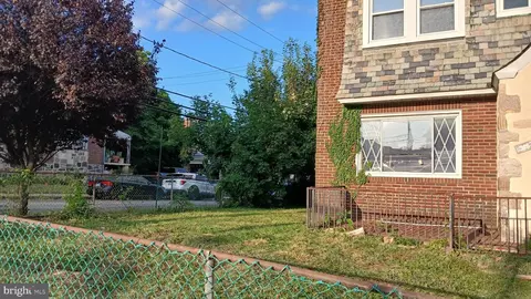 733 Lyndhurst St, Baltimore, MD 21229 photo 2