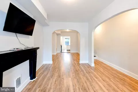 Living - 2039 Sinclair Ln, Baltimore, MD 21213 photo 2 of 3
