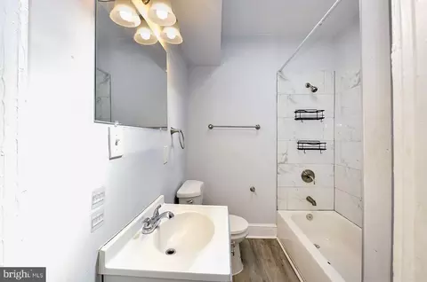 Bath - 2039 Sinclair Ln, Baltimore, MD 21213 photo 3 of 5