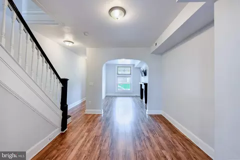 Entry Way - 2039 Sinclair Ln, Baltimore, MD 21213 photo 3 of 6