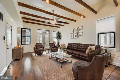 Living - 2204 Park Ave #301, Baltimore, MD 21217 photo 1 of 2