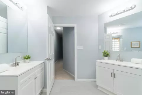 320 E 21st St E, Baltimore, MD 21218 photo 18