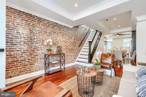 Entry Way - 22 Decker Ave S, Baltimore, MD 21224 photo 2 of 6