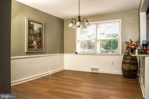 Entry Way - 1649 Gleneagle Rd, Baltimore, MD 21239 photo 2 of 3
