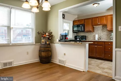 Entry Way - 1649 Gleneagle Rd, Baltimore, MD 21239 photo 1 of 3