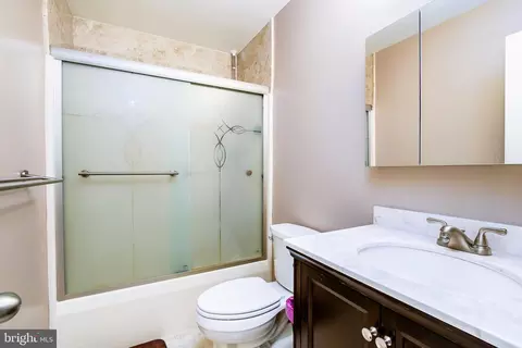 Bath - 1102 Inner Cir, Baltimore, MD 21225 photo 1 of 1