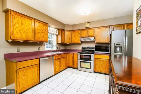 Kitchen - 1102 Inner Cir, Baltimore, MD 21225 photo 3 of 3