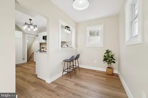 Entry Way - 2701 Christopher Ave, Baltimore, MD 21214 photo 3 of 5