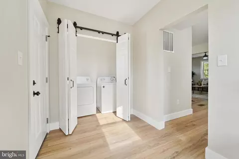 Entry Way - 2701 Christopher Ave, Baltimore, MD 21214 photo 4 of 5