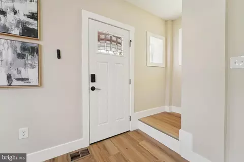 Entry Way - 2701 Christopher Ave, Baltimore, MD 21214 photo 1 of 5