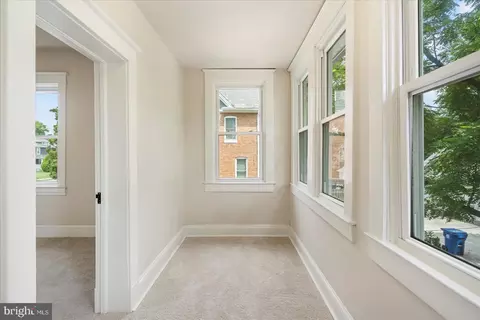 Entry Way - 4301 Arabia Ave, Baltimore, MD 21214 photo 5 of 7