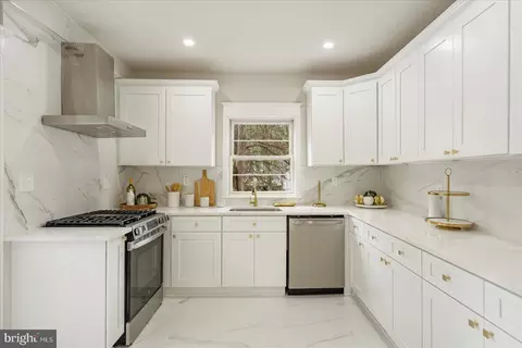 Kitchen - 4301 Arabia Ave, Baltimore, MD 21214 photo 2 of 3