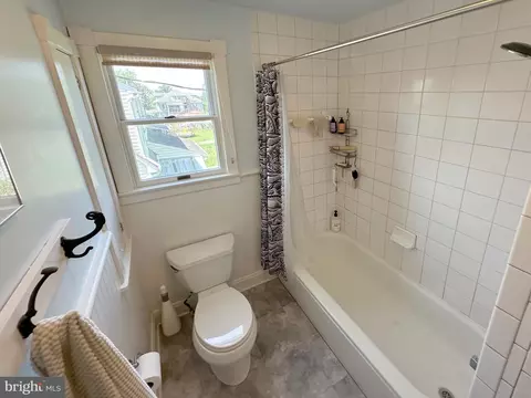 Bath - 5512 Sefton Ave, Baltimore, MD 21214 photo 7 of 8