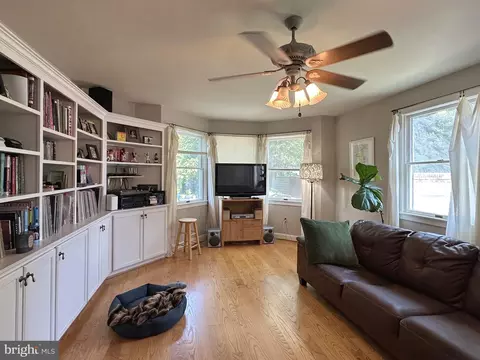 Living - 5512 Sefton Ave, Baltimore, MD 21214 photo 2 of 3