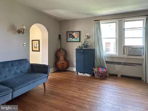 Living - 5512 Sefton Ave, Baltimore, MD 21214 photo 1 of 3