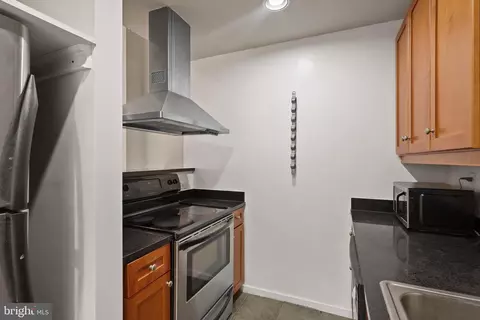 Kitchen - 1211 Light St #408, Baltimore, MD 21230 photo 2 of 3