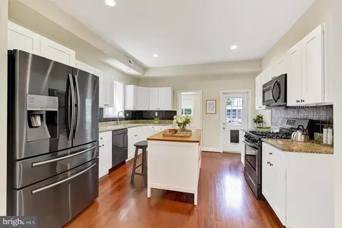 Kitchen - 4000 Falls Rd, Baltimore, MD 21211 photo 1 of 5