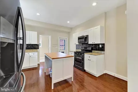 Kitchen - 4000 Falls Rd, Baltimore, MD 21211 photo 4 of 5