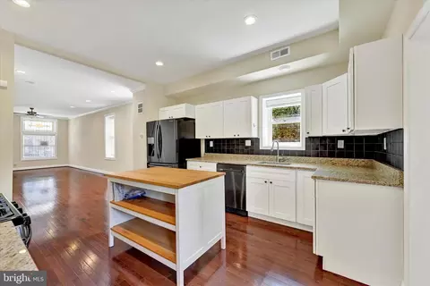Kitchen - 4000 Falls Rd, Baltimore, MD 21211 photo 5 of 5