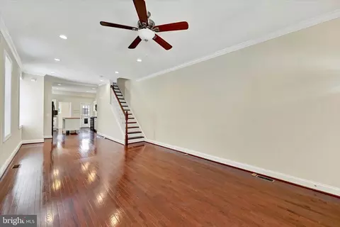 Living - 4000 Falls Rd, Baltimore, MD 21211 photo 5 of 7