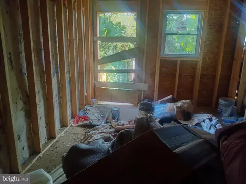 Entry Way - 1927 Mchenry St, Baltimore, MD 21223 photo 6 of 7
