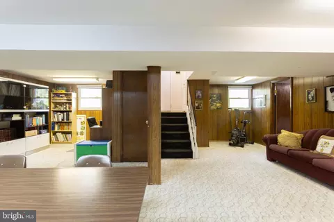 Entry Way - 3313 Claran Rd, Baltimore, MD 21215 photo 3 of 3