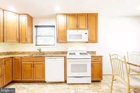 Kitchen - 3313 Claran Rd, Baltimore, MD 21215 photo 2 of 4