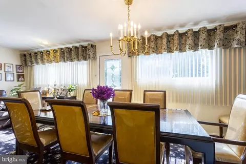 Dining - 3313 Claran Rd, Baltimore, MD 21215 photo 3 of 3