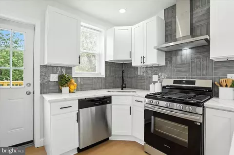 3709 Parkside Dr, Baltimore, MD 21206 photo 14