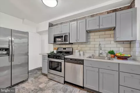 Kitchen - 626 Brisbane Rd, Baltimore, MD 21229 photo 2 of 2
