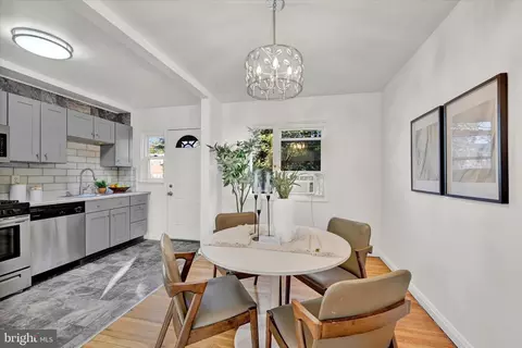 Dining - 626 Brisbane Rd, Baltimore, MD 21229 photo 1 of 2
