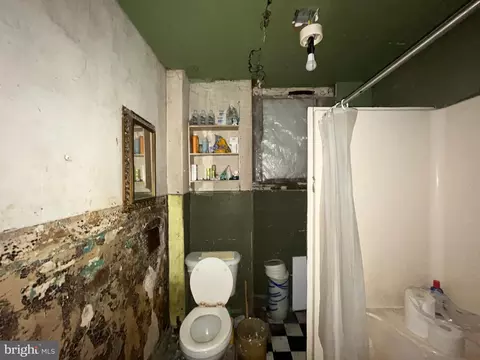 Bath - 408 Whitridge Ave, Baltimore, MD 21218 photo 1 of 1