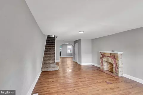 Living - 74 S Kossuth St, Baltimore, MD 21229 photo 2 of 3