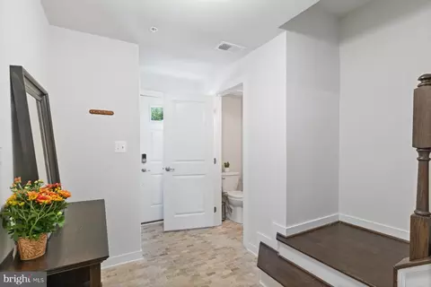 Entry Way - 4205 Skyview, Baltimore, MD 21211 photo 1 of 6
