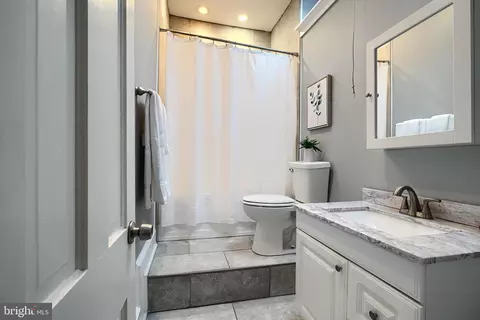 602 E 30th St, Baltimore, MD 21218 photo 31