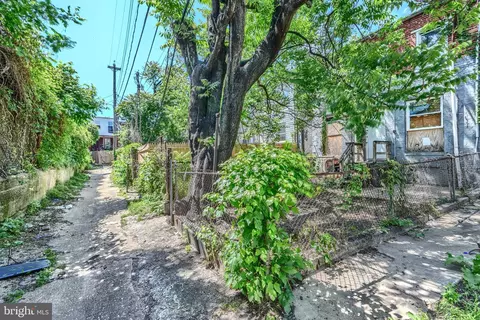 1827 Eagle St, Baltimore, MD 21223 photo 4