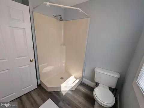 Bath - 1835 N Bond St N, Baltimore, MD 21213 photo 1 of 4