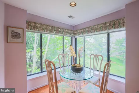 Dining - 3041 Fallstaff Rd #304D, Baltimore, MD 21209 photo 6 of 7
