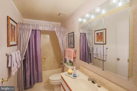 Bath - 3041 Fallstaff Rd #304D, Baltimore, MD 21209 photo 1 of 4